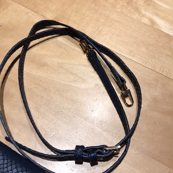 GiGi New York navy fold over clutch - New without tags - Picture 8 of 8